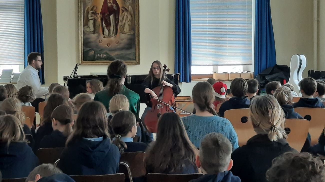 Das Podium zu Gast im Herz-Jesu-Saal